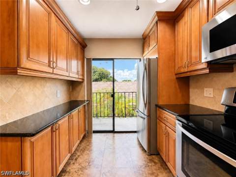 3370 10th St N 1308, Naples FL - photo 7 of 31