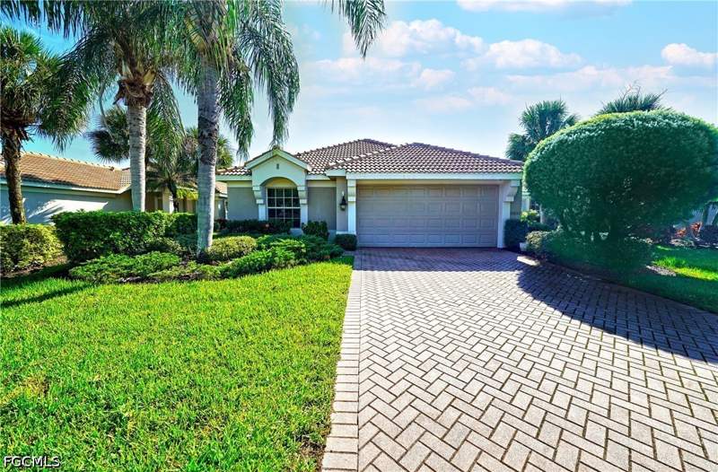 3 bedroom SingleFamilyResidence at 10057 Oakhurst Way, Oakhurst, Fort Myers — photo 2