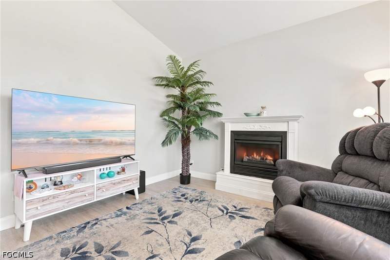 2 bedroom SingleFamilyResidence at 3400 Coquina Ln, St James City, St James City — photo 4