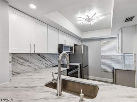 5471 Peppertree Dr 7, Fort Myers FL - photo 17 of 36