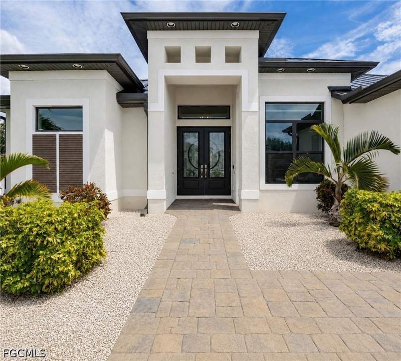 3 bedroom SingleFamilyResidence at 2515 SW 31st Ln, Cape Coral, Cape Coral — photo 2