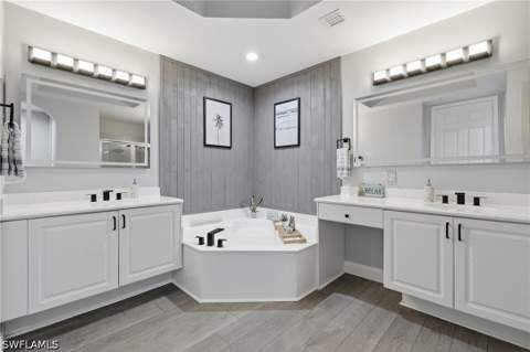 1425 Mariposa Cir 101, Naples FL - photo 22 of 50