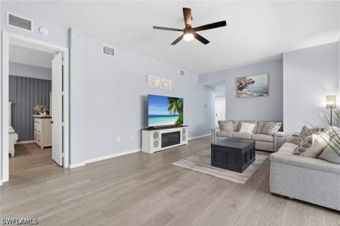 1425 Mariposa Cir 101, Naples FL - photo 7 of 50