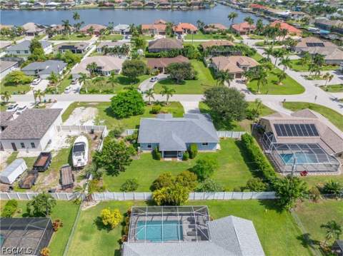 1108 SW 44th Ter, Cape Coral FL - photo 10 of 44