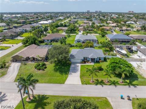 1108 SW 44th Ter, Cape Coral FL - photo 7 of 44