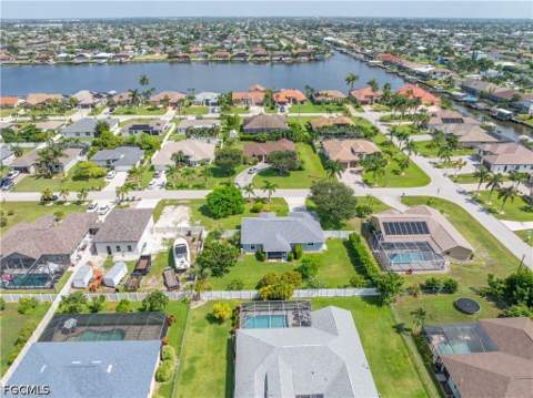 1108 SW 44th Ter, Cape Coral FL - photo 9 of 44