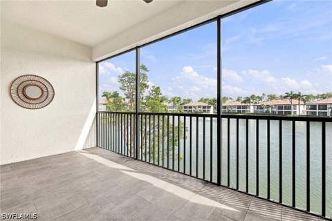 15157 Palmer Lake Cir 202, Naples FL - photo 15 of 35