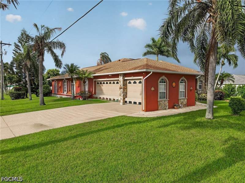 3 bedroom SingleFamilyResidence at 129 SW 13th Ter, Cape Coral, Cape Coral — photo 3