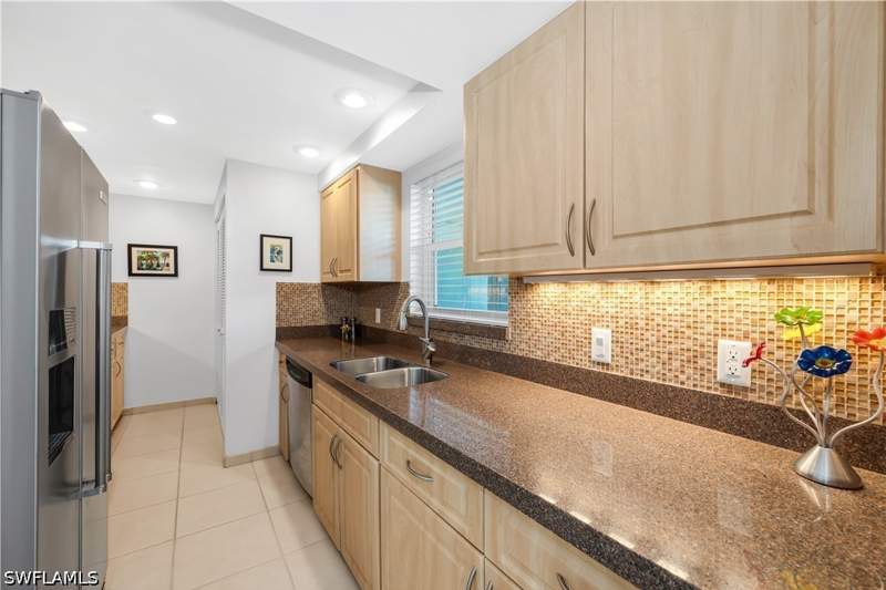 2 bedroom Condominium at 838 W Elkcam Cir 112, Bayside Club, Marco Island — photo 5
