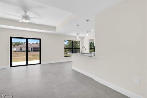 823 McKinley Ave, Lehigh Acres FL - photo 10 of 36