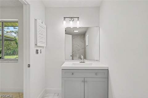 638 NE 15th Ct, Cape Coral FL - photo 16 of 39