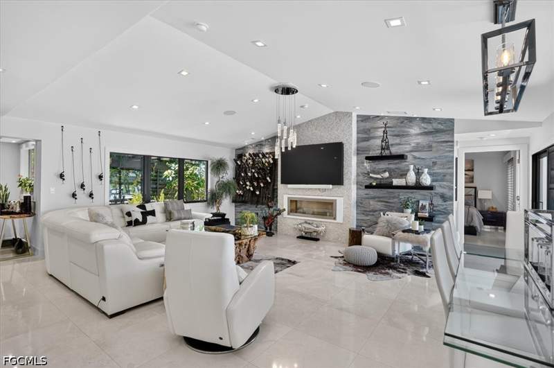 4 bedroom SingleFamilyResidence at 1021 Wittman Dr, Town And River, Fort Myers — photo 4