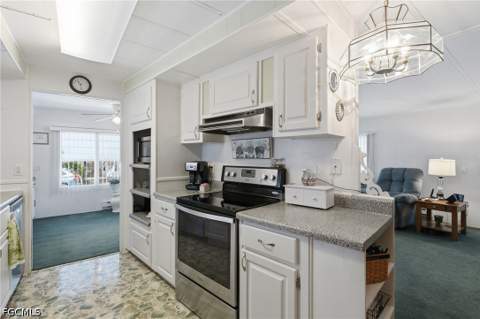 227 Santa Fe Trl, North Fort Myers FL - photo 10 of 30