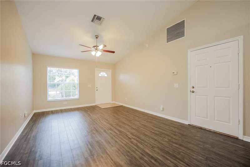 3 bedroom SingleFamilyResidence at 215 Manasota St, Mirror Lakes, Fort Myers — photo 2