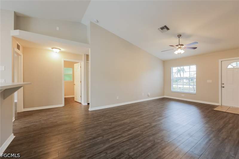 3 bedroom SingleFamilyResidence at 215 Manasota St, Mirror Lakes, Fort Myers — photo 4