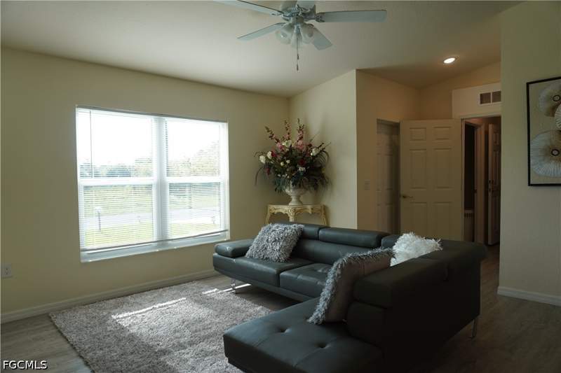 3 bedroom SingleFamilyResidence at 108 Dublin Cir, Banyan Village, Labelle — photo 5