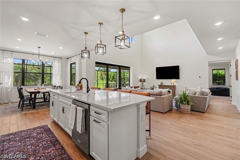 4 bedroom SingleFamilyResidence at 19575 The Place Blvd, The Place At Corkscrew, Estero — photo 5