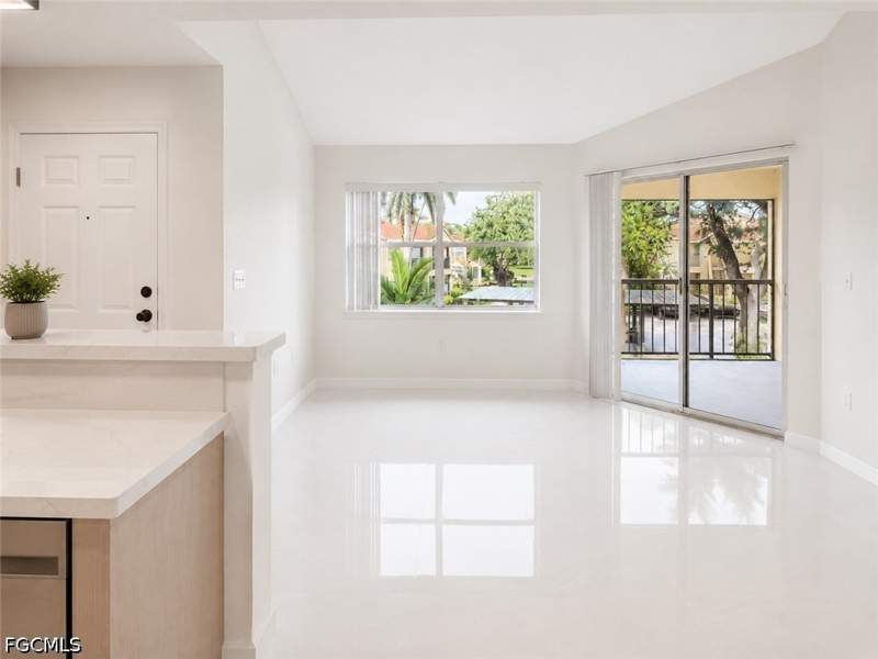 1 bedroom Condominium at 12640 Equestrian Cir 1912, Venetian Palms, Fort Myers — photo 5