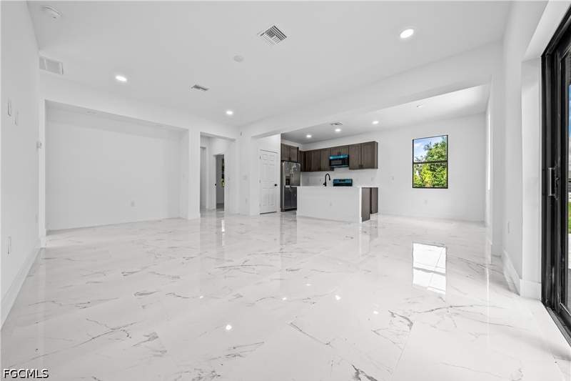3 bedroom SingleFamilyResidence at 2810 73rd St W, Lehigh Acres, Lehigh Acres — photo 3