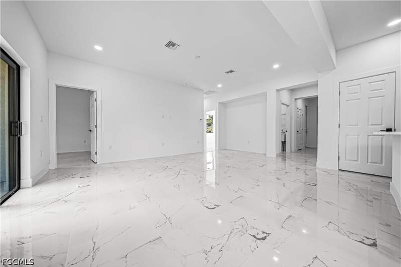 3 bedroom SingleFamilyResidence at 2810 73rd St W, Lehigh Acres, Lehigh Acres — photo 4