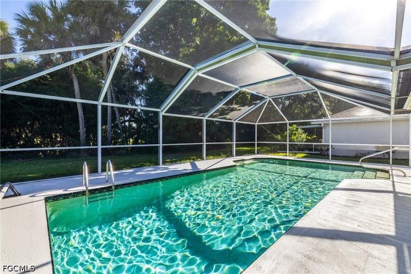 3 bedroom SingleFamilyResidence at 21096 Butchers Holler, Villages At Country Creek, Estero — photo 2