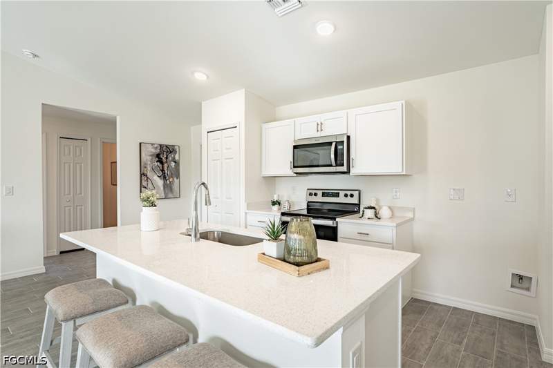 4 bedroom SingleFamilyResidence at 2803 Darlene Pl, Lehigh Acres, Lehigh Acres — photo 2