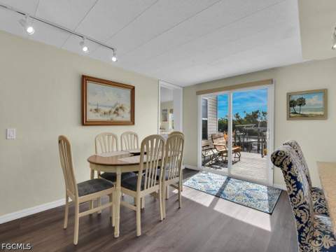 37 Channel Ln, Fort Myers FL - photo 12 of 42