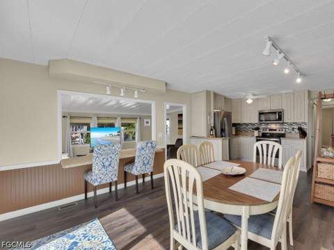 37 Channel Ln, Fort Myers FL - photo 13 of 42