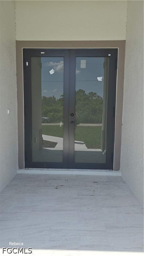 580 Woodview Dr, Lehigh Acres FL - photo 6 of 37