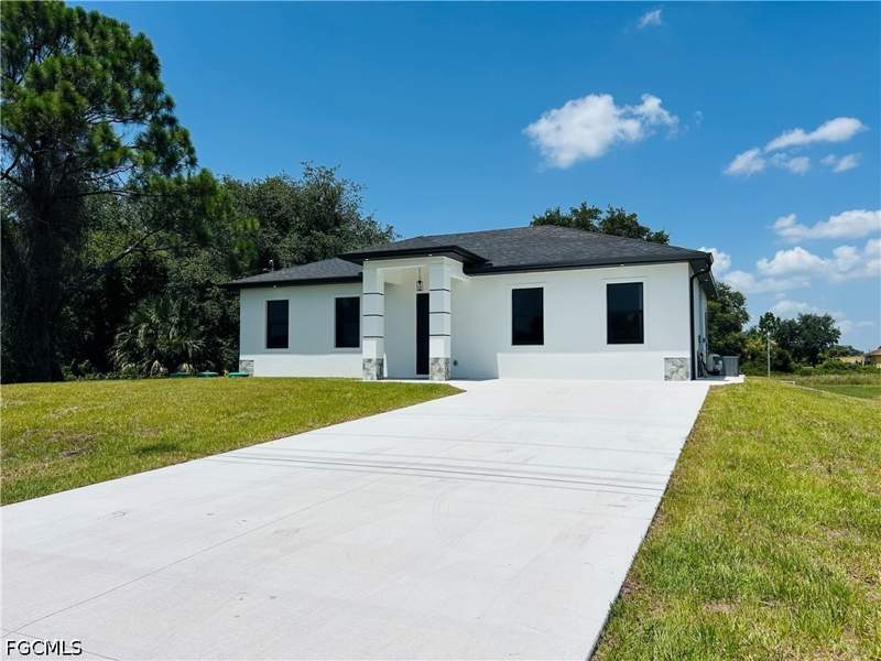 4 bedroom SingleFamilyResidence at 3705 E 15th St, Lehigh Acres, Lehigh Acres — photo 4