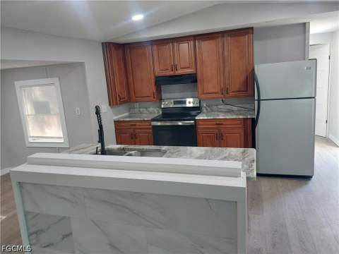 8386 Tolles Dr, North Fort Myers FL - photo 6 of 17