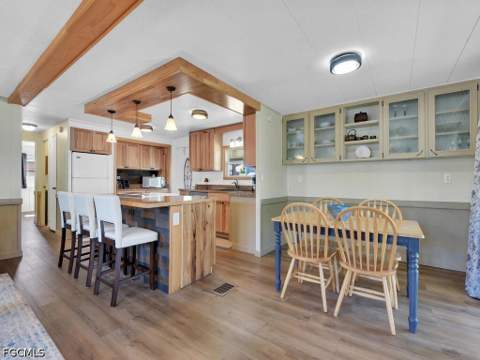 300 Shoreland Dr, Fort Myers FL - photo 10 of 30