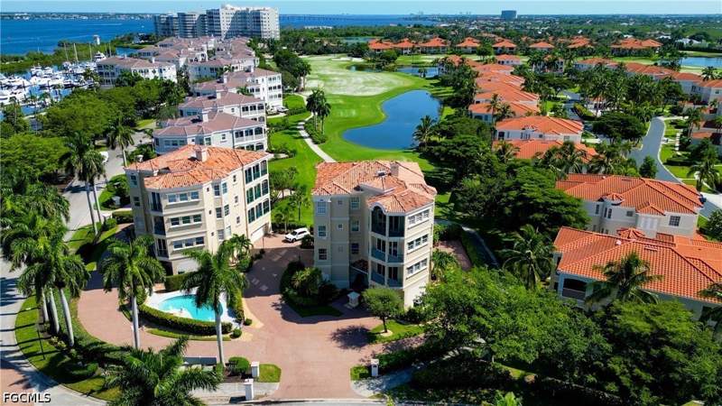 3 bedroom Condominium at 11160 Harbour Yacht Ct C, Harbour Landings, Fort Myers — photo 4