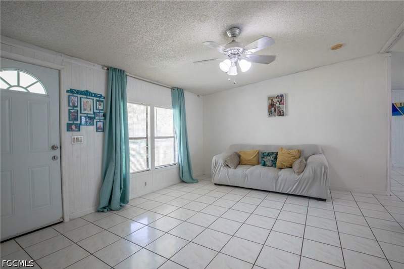 3 bedroom ManufacturedHome at 735 N Granja St, Montura Ranch Sec 14, Clewiston — photo 5