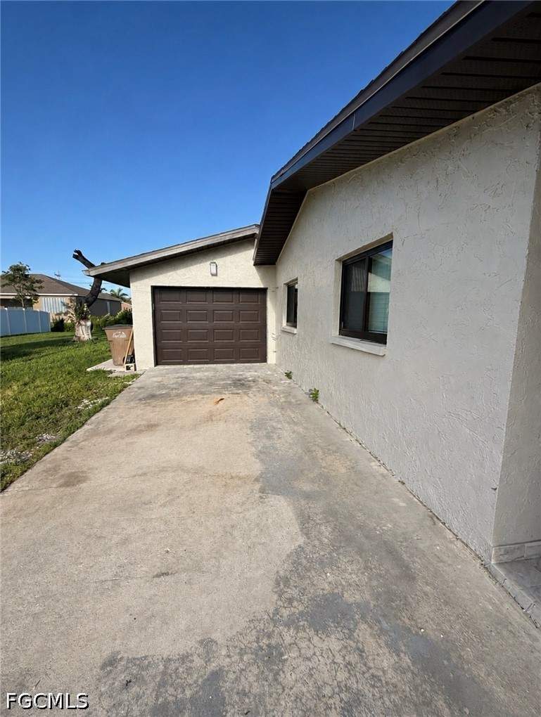 3 bedroom SingleFamilyResidence at 4233 SW 1st Ave, Cape Coral, Cape Coral — photo 4