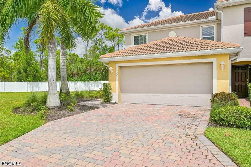 4 bedroom Townhouse at 3733 Crofton Ct, Lindsford, Fort Myers — photo 2
