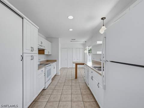 1131 10th Ave NE, Naples FL - photo 6 of 23