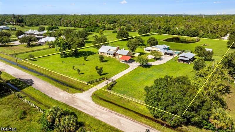 4 bedroom SingleFamilyResidence at 5500/5510 Pangola RD, ORANGE RIVER RANCHETTES, Fort Myers — photo 1