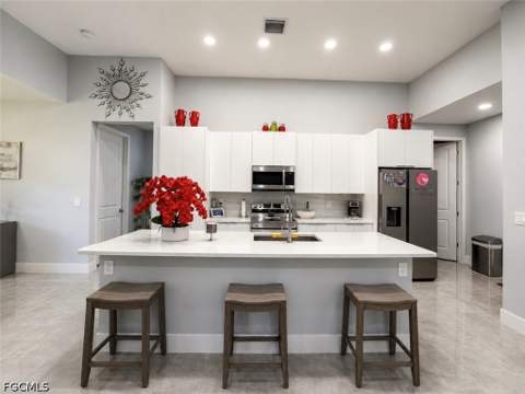 918 Dixie Ave, Lehigh Acres FL - photo 10 of 22