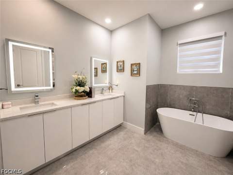 918 Dixie Ave, Lehigh Acres FL - photo 14 of 22