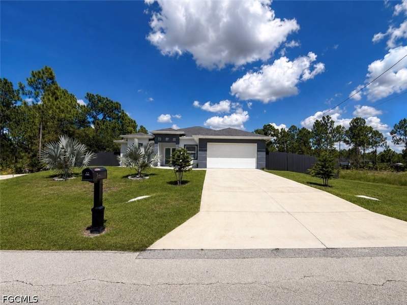 3 bedroom SingleFamilyResidence at 918 Dixie Ave, Lehigh Acres, Lehigh Acres — photo 3