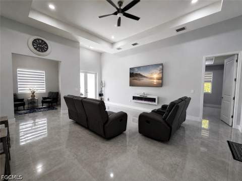 918 Dixie Ave, Lehigh Acres FL - photo 9 of 22