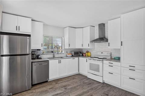 1448 Park Shore Cir 2, Fort Myers FL - photo 11 of 24