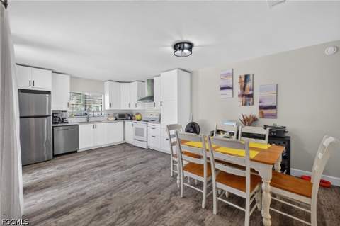 1448 Park Shore Cir 2, Fort Myers FL - photo 9 of 24