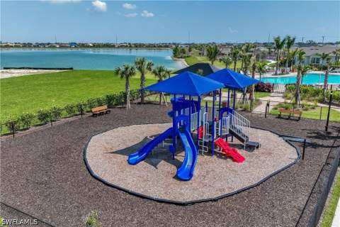 583 Spring Hill Lake Loop, Cape Coral FL - photo 17 of 26