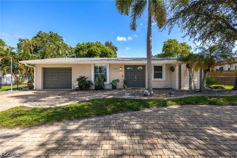 3 bedroom SingleFamilyResidence at 1223 Biltmore Dr, Caloosa View, Fort Myers — photo 3