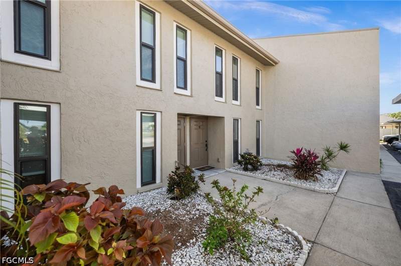 2 bedroom Condominium at 4803 SW Santa Barbara Ct 8, Parkway Place Condo, Cape Coral — photo 4
