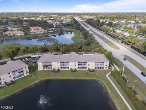 9660 Victoria Ln 206, Naples FL - photo 15 of 23