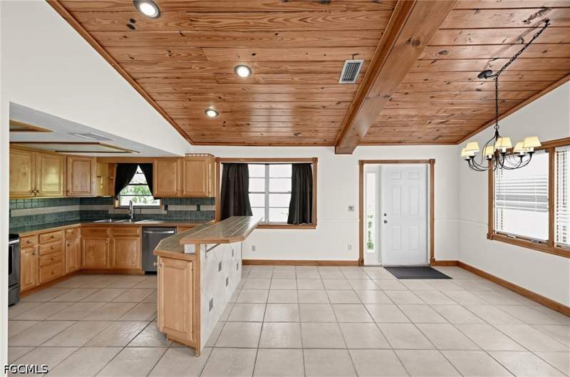 3 bedroom SingleFamilyResidence at 6150 Westport Ln, Golden Gate Estates, Naples — photo 4