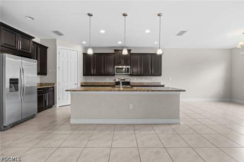 3987 Ashentree CT, Fort Myers FL - photo 12 of 49